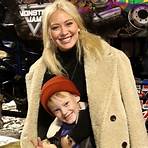 Does Hilary Duff talk about Mike Comrie?4