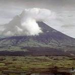 mayon volcano legazpi philippines1