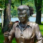 ugly lucille ball statue3