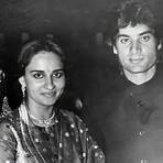 How many siblings does Reena Roy have?2