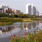 What are the major green spaces in Yeongdeungpo District?3