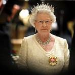Chic & Classic: Queen Elizabeth II5