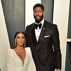 how tall is anthony davis wife2