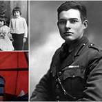 Who was Ernest Hemingway father?4