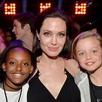 brad & angelina married pictures and daughter pics4