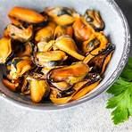 eating raw mussels in water meaning4