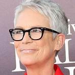 jamie lee curtis hairstyle pictures showing the way it is cut4