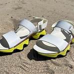 sara paxton feet sandals4