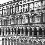 What type of architecture was used during the Renaissance period?4