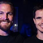 robbie amell and stephen amell4