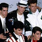 Who are the actors in New Kids on the block?2
