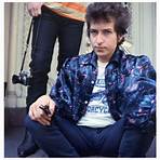 Who was the photographer most closely associated with Bob Dylan?4