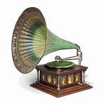 why was the gramophone so popular in the 1920s and 1950s timeline3