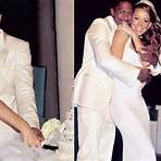 Does Mariah Carey have a wedding dress?2