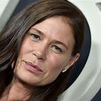 Is Maura Tierney dead or still alive?3