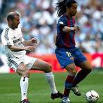 What makes Ronaldinho a great football player?4