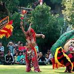 What are the traditional dance traditions in Indonesia?3