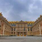 What can you do in Versailles with a tour from Paris?4