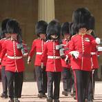 buckingham palace guard change4