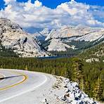 which entrance is open to yosemite national park located2