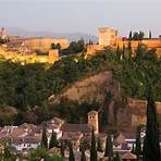 what is the name of the palace in spain granada island history1