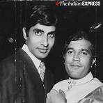 How many Amitabh Bachchan photos are there?4