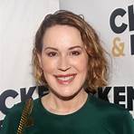 How old is Molly Ringwald from Riverdale?1
