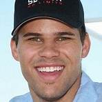How old is Kris Humphries?3