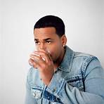 Anthony "Romeo" Santos4