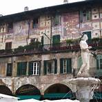 what buildings are in piazza erbe ireland4