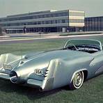 Why did Harley Earl change his name to Earl Automotive Works?1