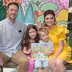 tiffani thiessen saved by the bell reboot1