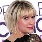 What is Chelsea Kane's hairstyle?1