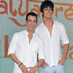 ronit roy son height4