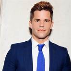 who is max carver and charlie carver shirtless3