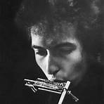 Who was the photographer most closely associated with Bob Dylan?3