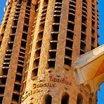 why did antoni gaudi build the sagrada familia gaudi architecture1