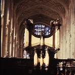 How has the English organ evolved through history?4