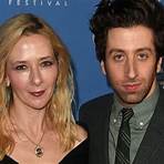 who is simon helberg married to2