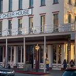 Is old Town Sacramento super crowded?3
