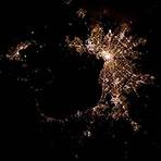 luces de la ciudad presensiada desde el espacio1