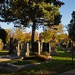 Which is the most famous cemetery in Vienna?3