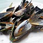 eating raw mussels in water meaning3