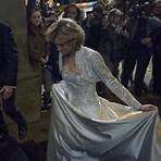 Chic & Classic: Princess Diana película2