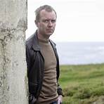 Who is the major character in Shetland?3