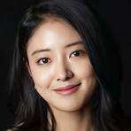 How old is Lee Se-young?4