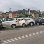 Does Piazzale Michelangelo have a parking area?4