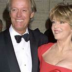 Is Jane Fonda related to James Fonda?3