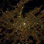 luces de la ciudad presensiada desde el espacio2
