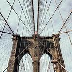 When is the best time to go to the Brooklyn Bridge?3